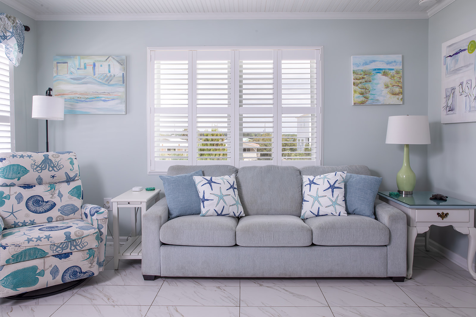 Living room at The Nauti Mermaid